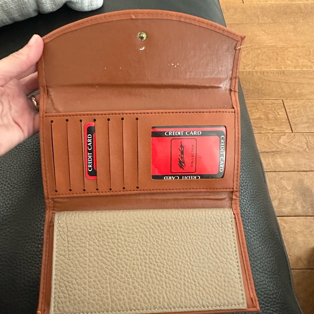 Dooney & Bourke Wallet - Picture 4 of 6